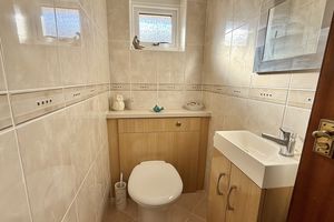 Additional Cloakroom- click for photo gallery